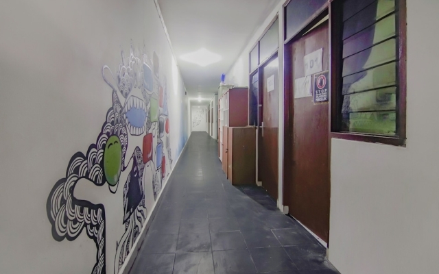 Oyo 89994 Kartini House