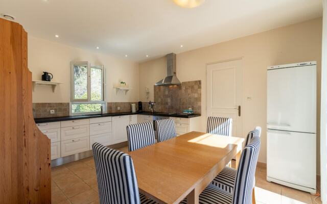 Villa in Montbrun With Pool and Mountain Views