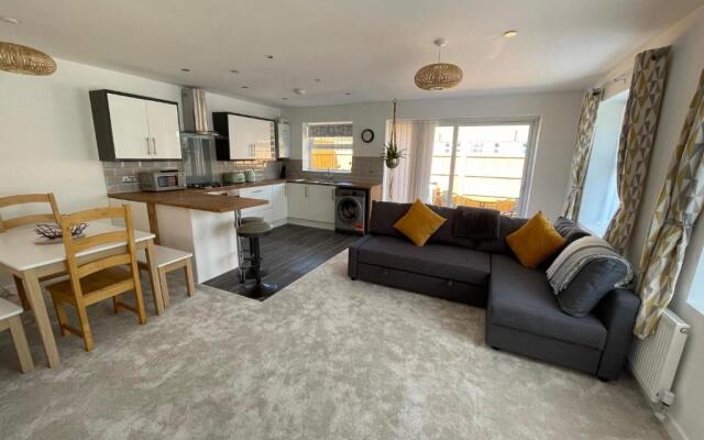 Quiet and central modern new build bungalow