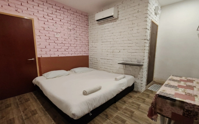 M Motel Meru