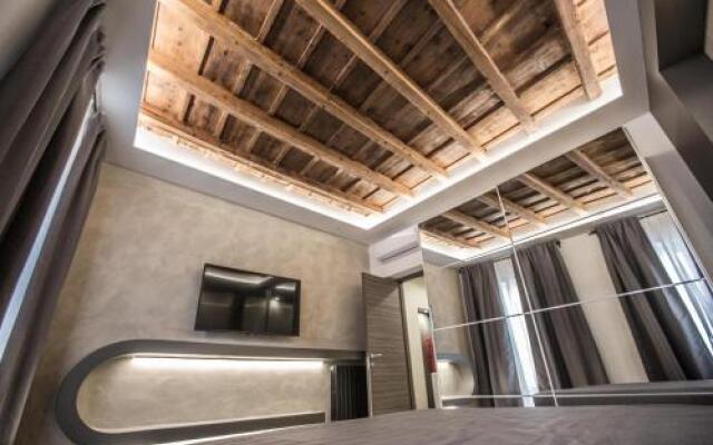 Davinci Apartament Near Duomo