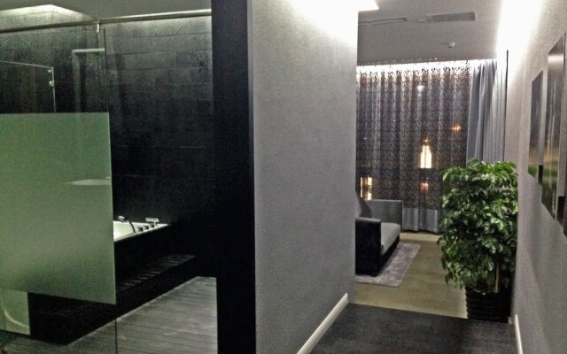 Air Hotel