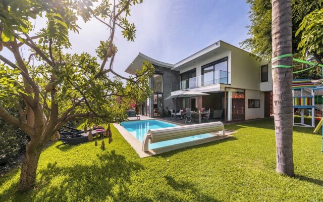 Pool, sun and sea View - Villa das Quebradas