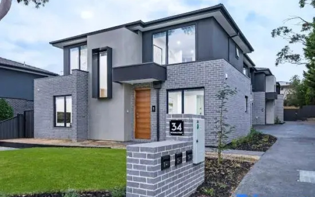 Stylish 4BR Townhouse with Private Courtyard
