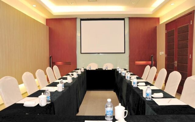Minglan Holiday Hotel
