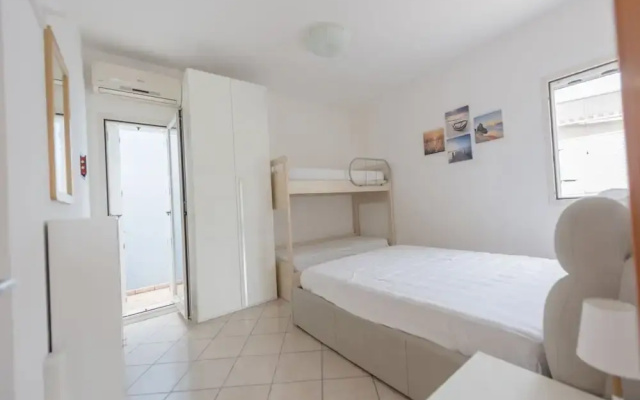 Lovely Flat With Modern Furnishings - Beahost