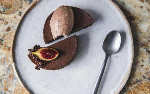 Hoy Paris - Home of YOGA