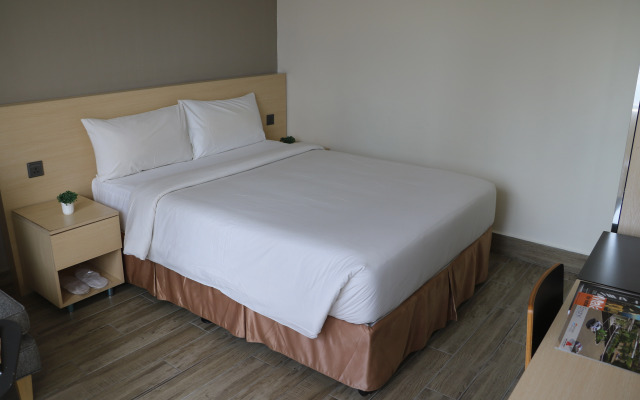 Pacific Express Hotel Central Market