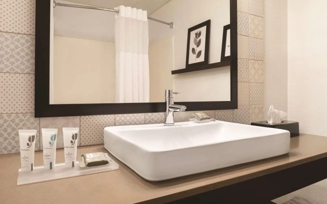 Independence Stay Hotel and Suites