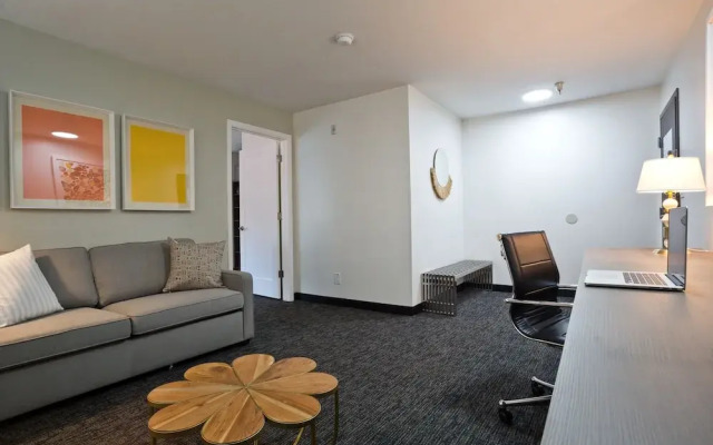 Best Western Crestview Hotel & Suites