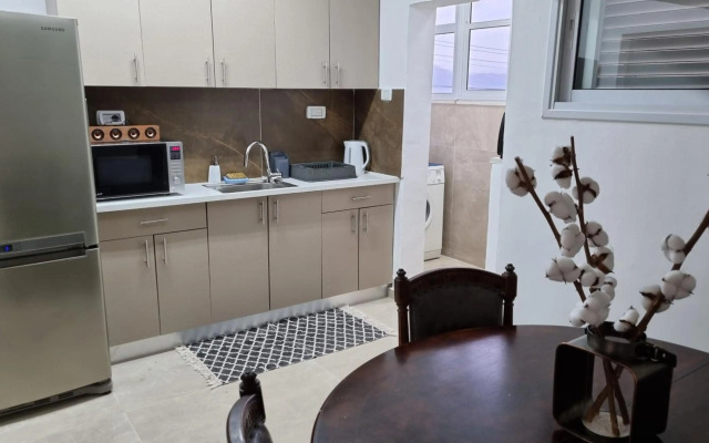 KING of the dead sea by CROWN