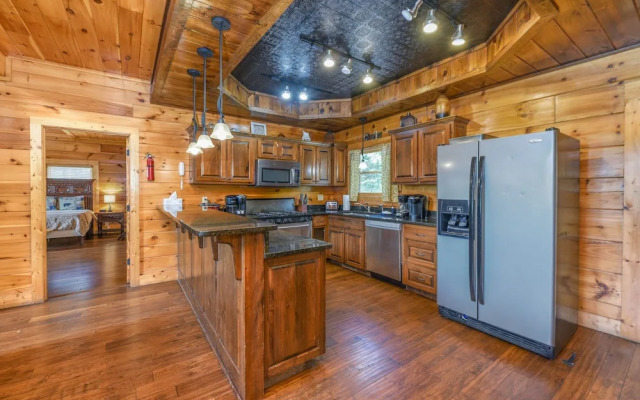 SmokyStays 6 Bedroom Cabin