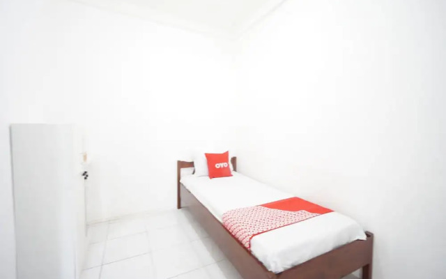 OYO 93682 Blessing's Kediri Homestay Syariah