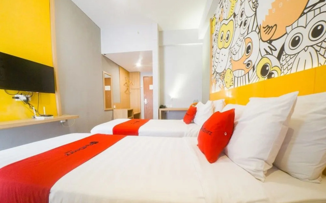 RedDoorz Apartment near Bundaran Satelit Surabaya – Guest Rooms – Surabaya