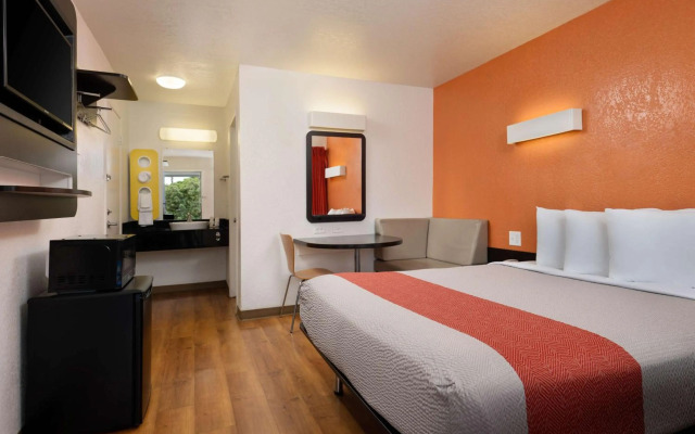 Motel 6 Camarillo, CA