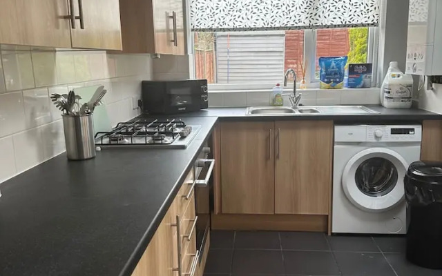 Cosy 4-bed - Sleeps 7, Garden & Pet-friendly