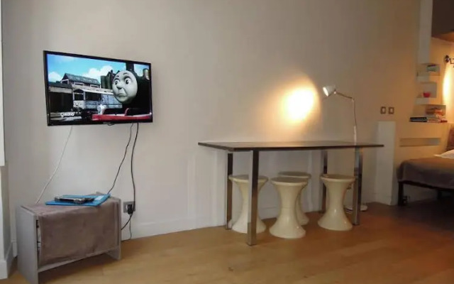 Urban Flat 174 - Vuitton St Denis