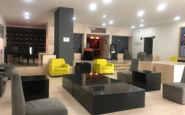 We Hotel Aeropuerto