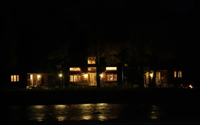 Riverside Meadows Cabins