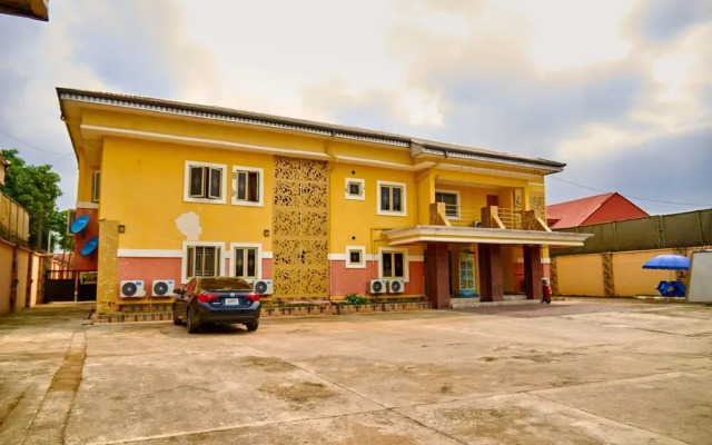 Royalty Economy Lodge