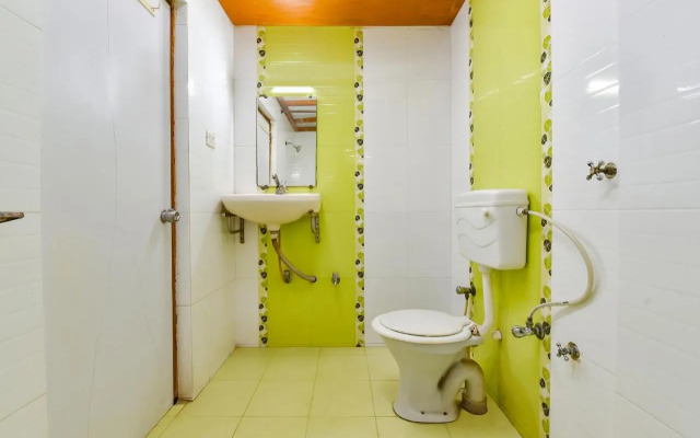 Fabhotel Raj Ratna