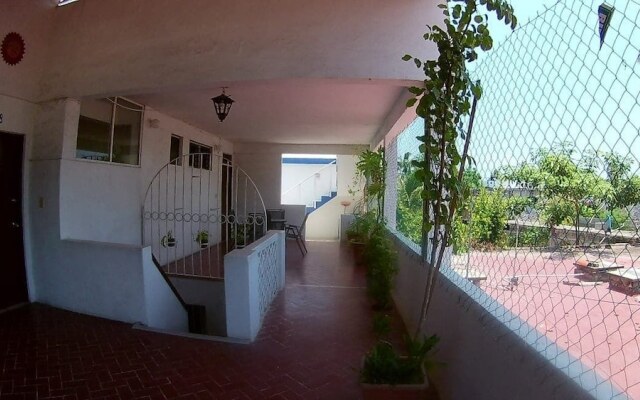 Hotel y Bungalows Los Arcos