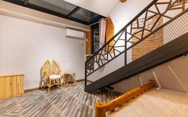Guest Chain No.1 Courtyard