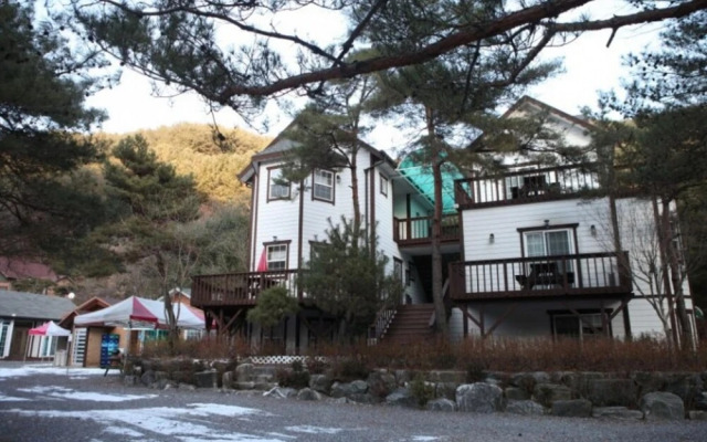 Youngwol Sky Pension Camping