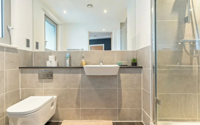 Kingsland High Street Apartment