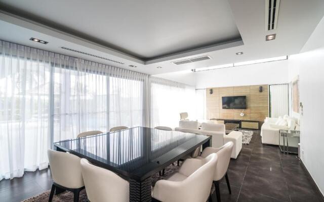 Diamond VIP villas by Lofty