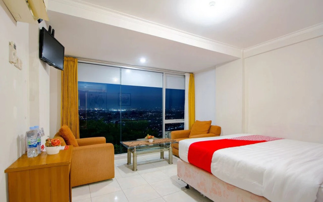 Bukit Indah Hotel & Restaurant by OYO Rooms