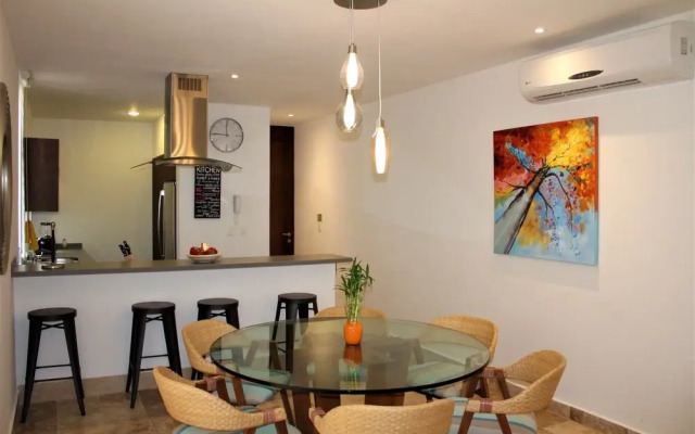 Full of nature 2BR Condo with balcony by Happy Address