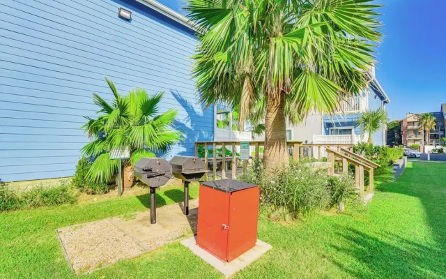 Balcony & Community Pool Deck: Condo in Galveston