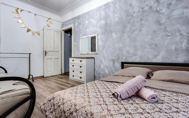 Apartment near Circus