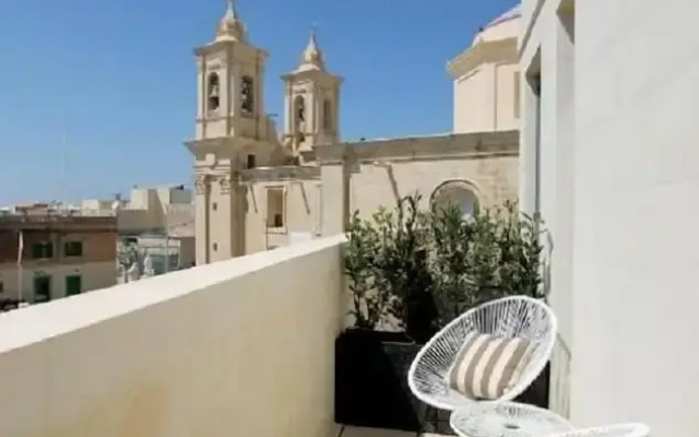 The King George Village Boutique Living