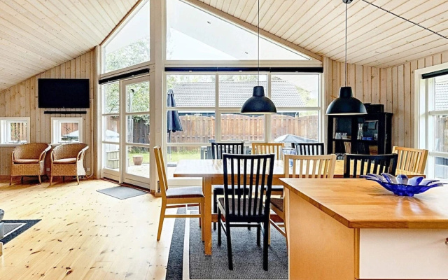 10 Person Holiday Home in Vaeggerlose