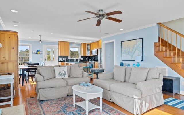 Downeast Retreat 4 Bedroom Home by RedAwning