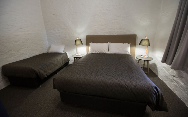 Paxton Square Cottages – Guest Rooms – Burra