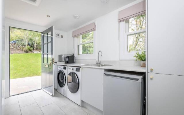 Captivating 4-bed House in Killin