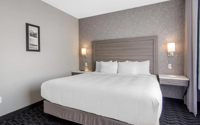 Comfort Inn & Suites