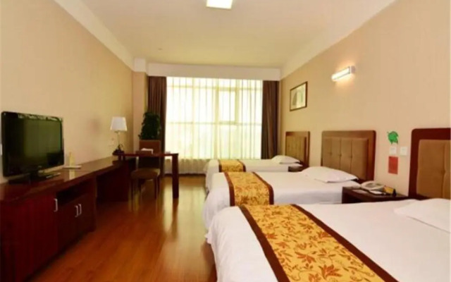 Qingdao Run Chun Lai Hotel
