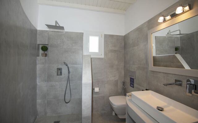 Serene Villa by Stylish Stays