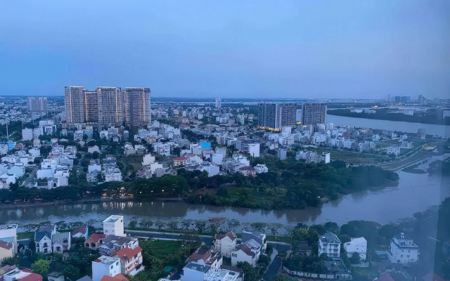 The Sun Avenue - Lalaland & Chill Sky Pool