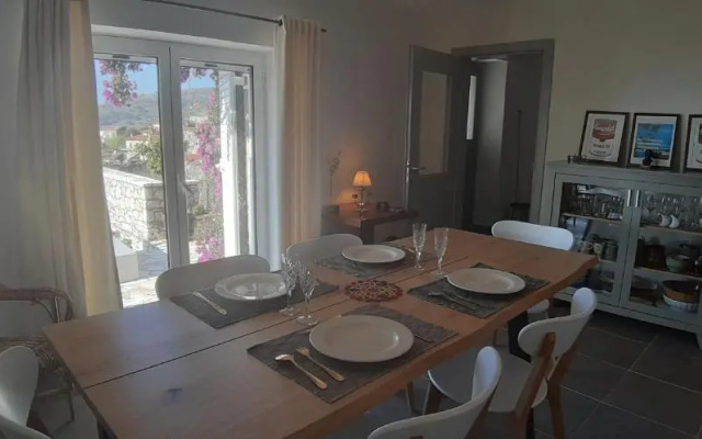 Les Villas de Qeparo