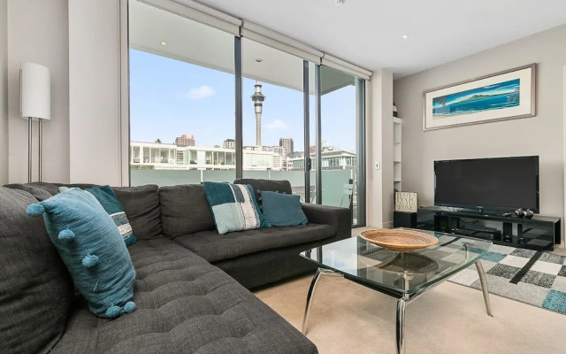 Zodiaks 2 Bedroom Apartment Pool Gym Parking