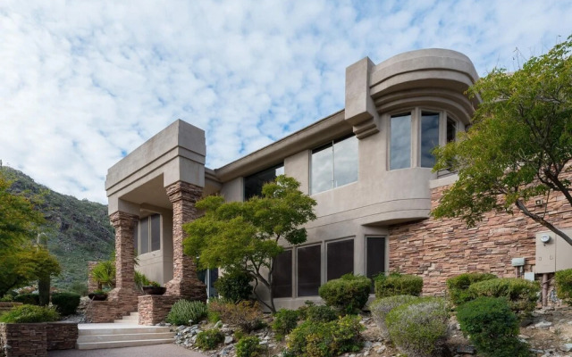 Apollo in Paradise Valley