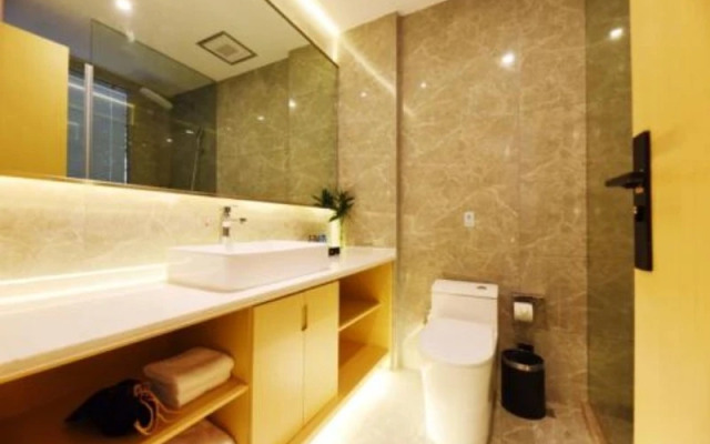VX Wuxi East Station Jinan Road Hotel