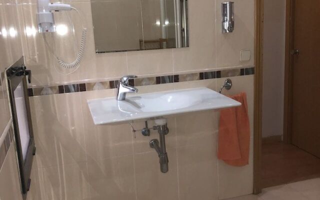 Hostal Village  Multicolor - Adults Only