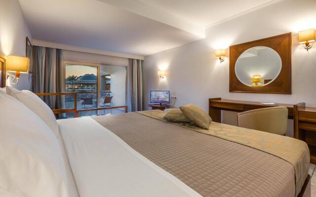 Kipriotis Hippocrates & Maris Suites