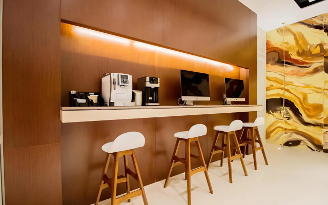 Yitel Premium (Shanghai Jing'an Nanjing West Road)